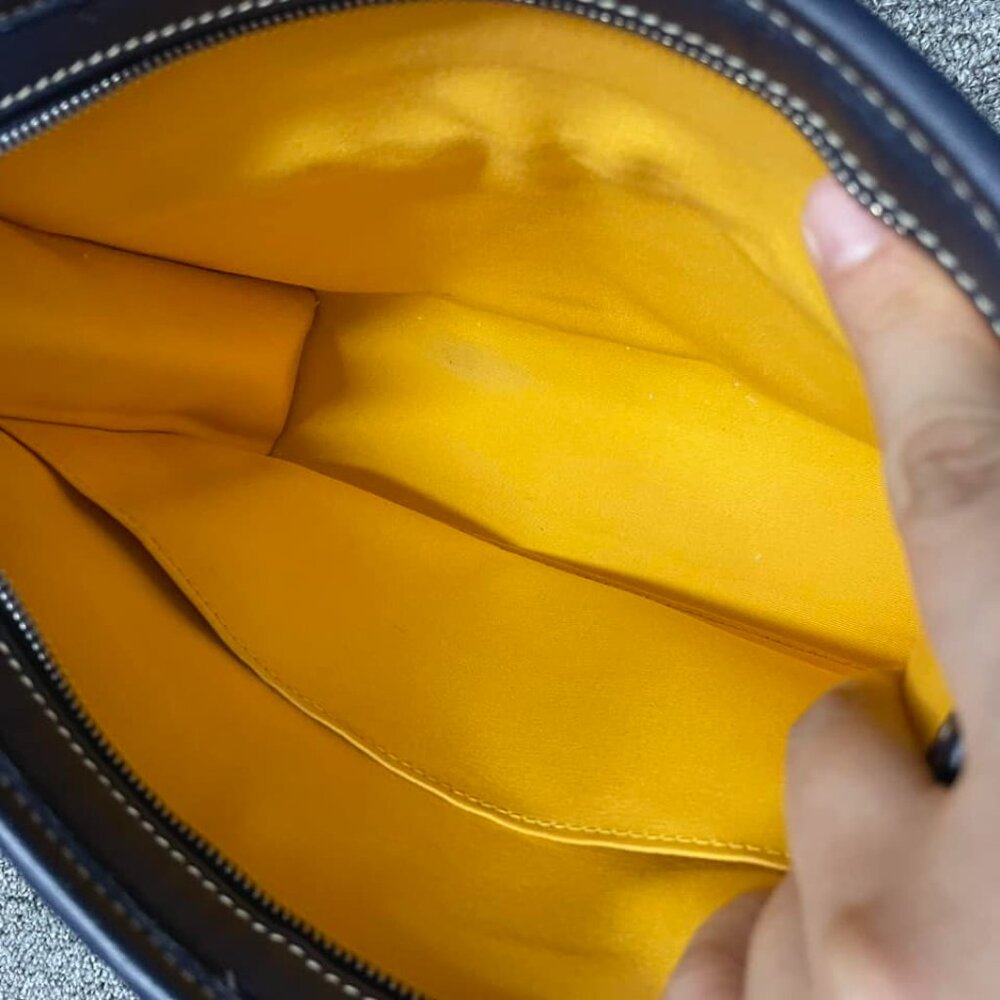 100% Authentic Goyard MM Leather Clutch Bag - Picture 13 of 13